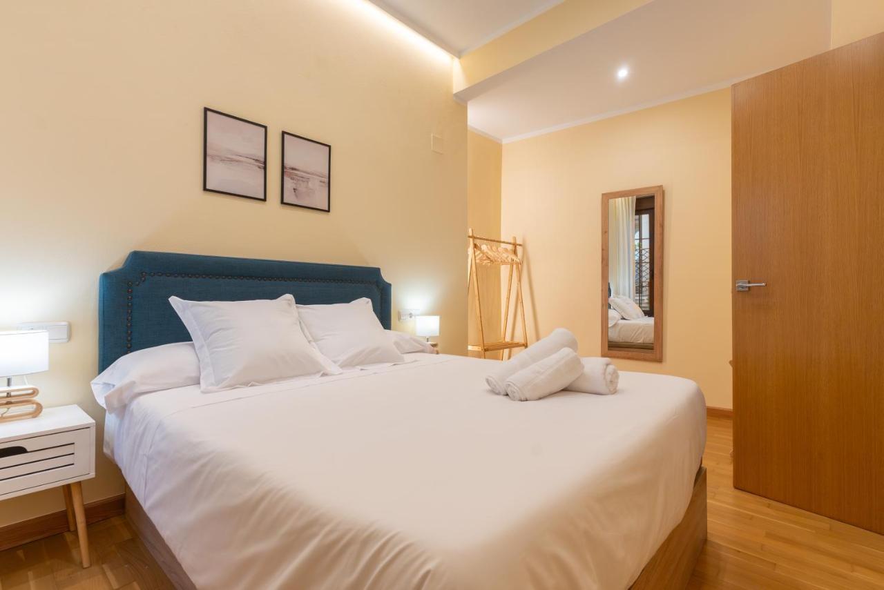 Apartamento Puerta De Cordoba- Exterior Con Balcones Esterno foto